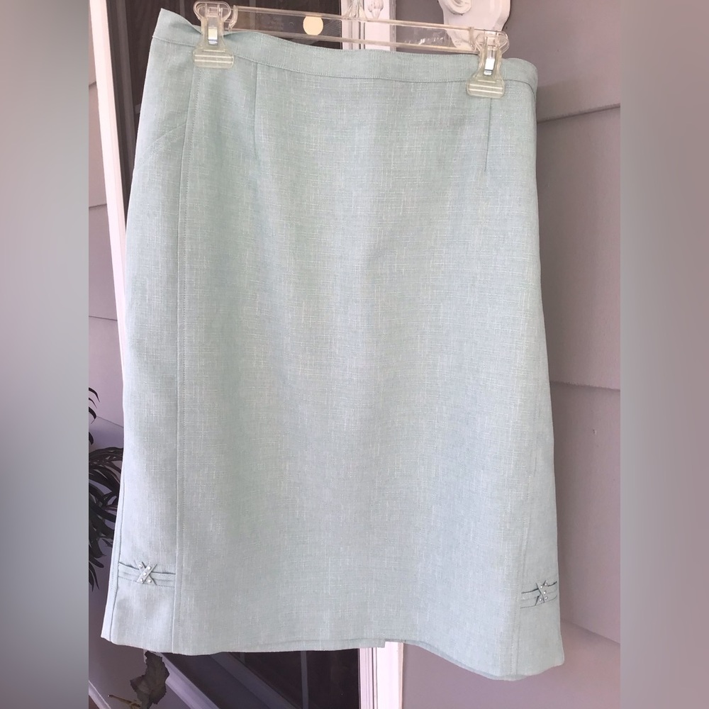 Alfred Dunner Women's Skirt aqua color 16p button zip back Waist Stretchy. NWOT - Picture 7 of 9